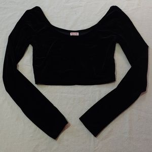 Long sleeve velvet crop top